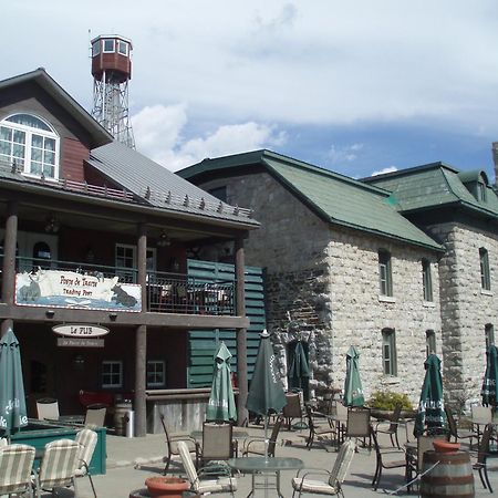 Château Logue Hotel Maniwaki Ngoại thất bức ảnh