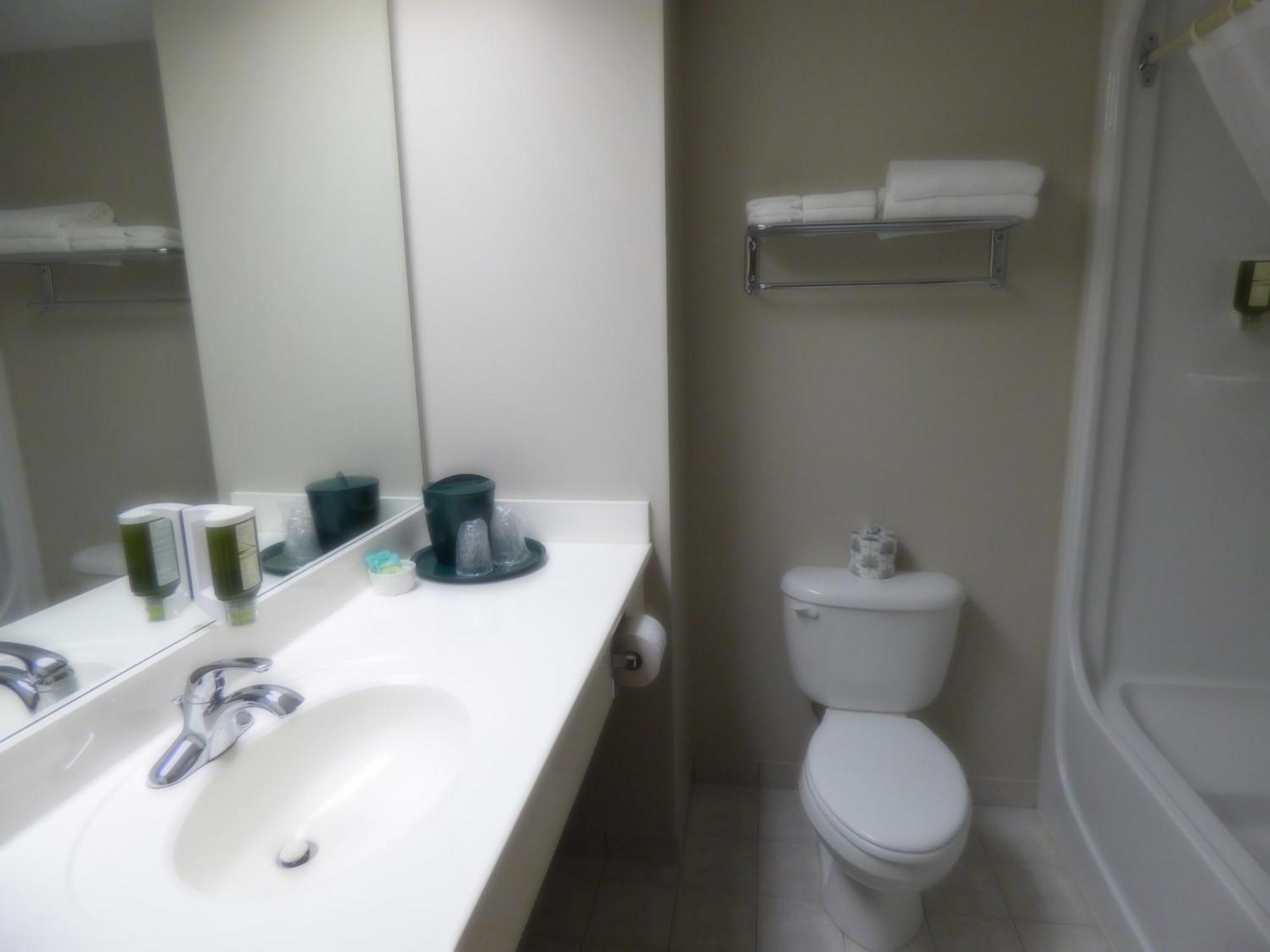 Château Logue Hotel Maniwaki Ngoại thất bức ảnh