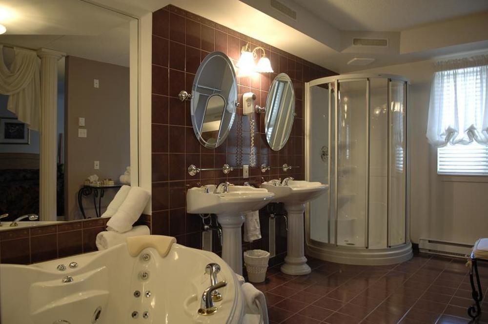 Château Logue Hotel Maniwaki Ngoại thất bức ảnh