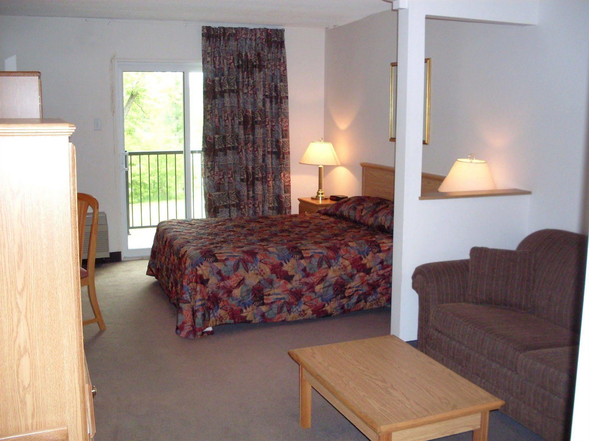 Château Logue Hotel Maniwaki Ngoại thất bức ảnh